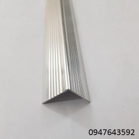 nẹp góc bo vuông v20 gân , nẹp góc ngoài v20